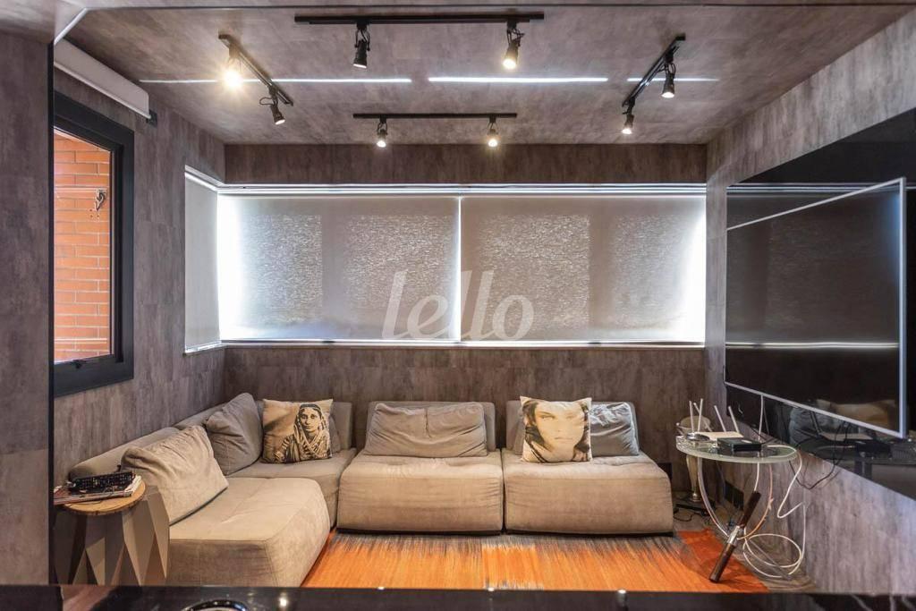 SALA DE TV de Apartamento para alugar, Padrão com 240 m², 4 quartos e 4 vagas em Paraíso - São Paulo