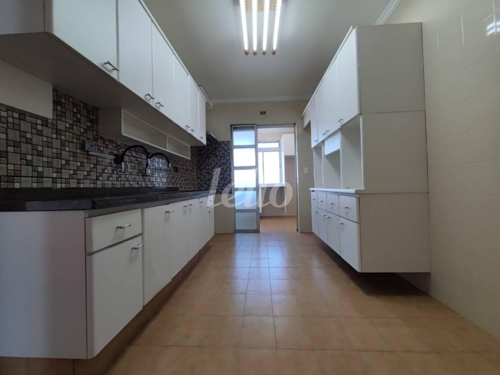 COZINHA de Apartamento para alugar, Padrão com 240 m², 4 quartos e 2 vagas em Paraíso - São Paulo