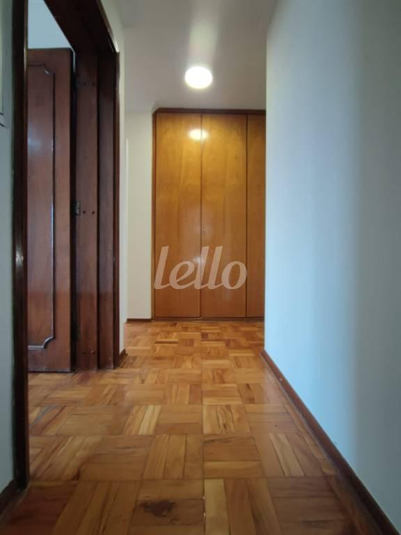 CORREDOR de Apartamento para alugar, Padrão com 240 m², 4 quartos e 2 vagas em Paraíso - São Paulo