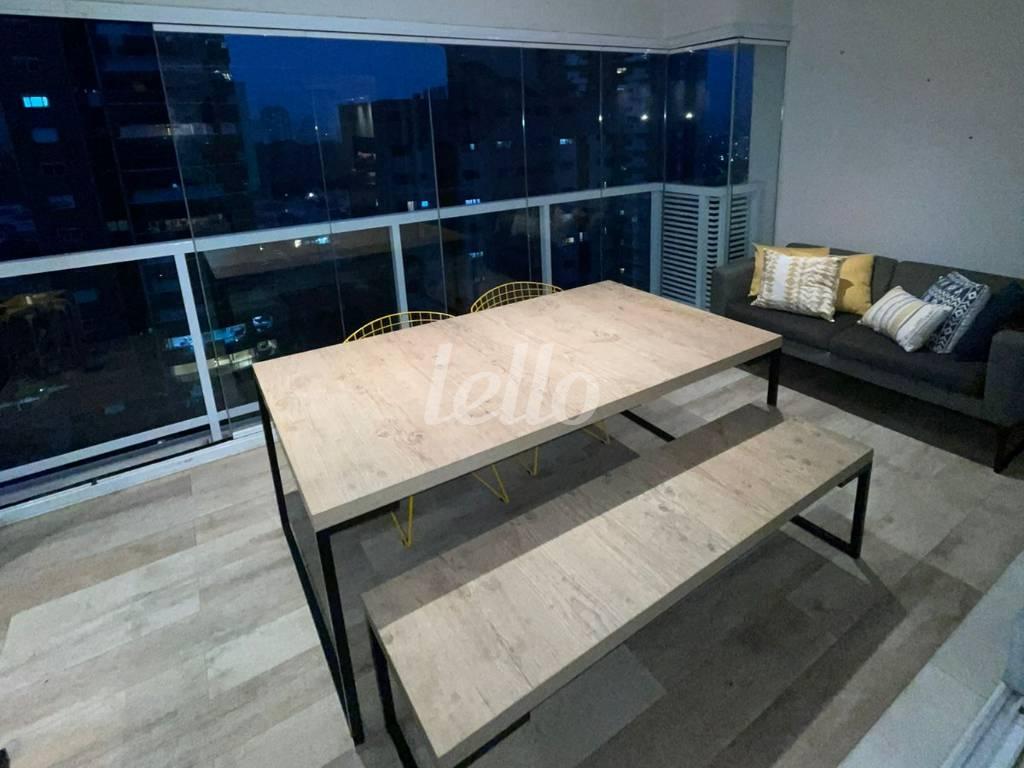 VARANDA GOURMET de Apartamento para alugar, Padrão com 55 m², e 1 vaga em Vila Regente Feijó - São Paulo