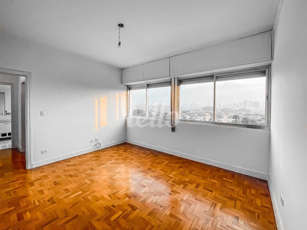 QUARTO 3 de Apartamento à venda, Padrão com 240 m², 3 quartos e 2 vagas em Jardins - São Paulo