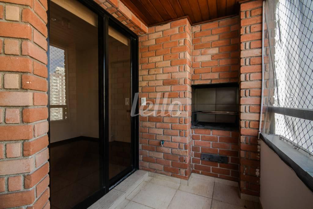 VARANDA GOURMET de Apartamento à venda, Padrão com 204 m², 3 quartos e 3 vagas em Itaim Bibi - São Paulo