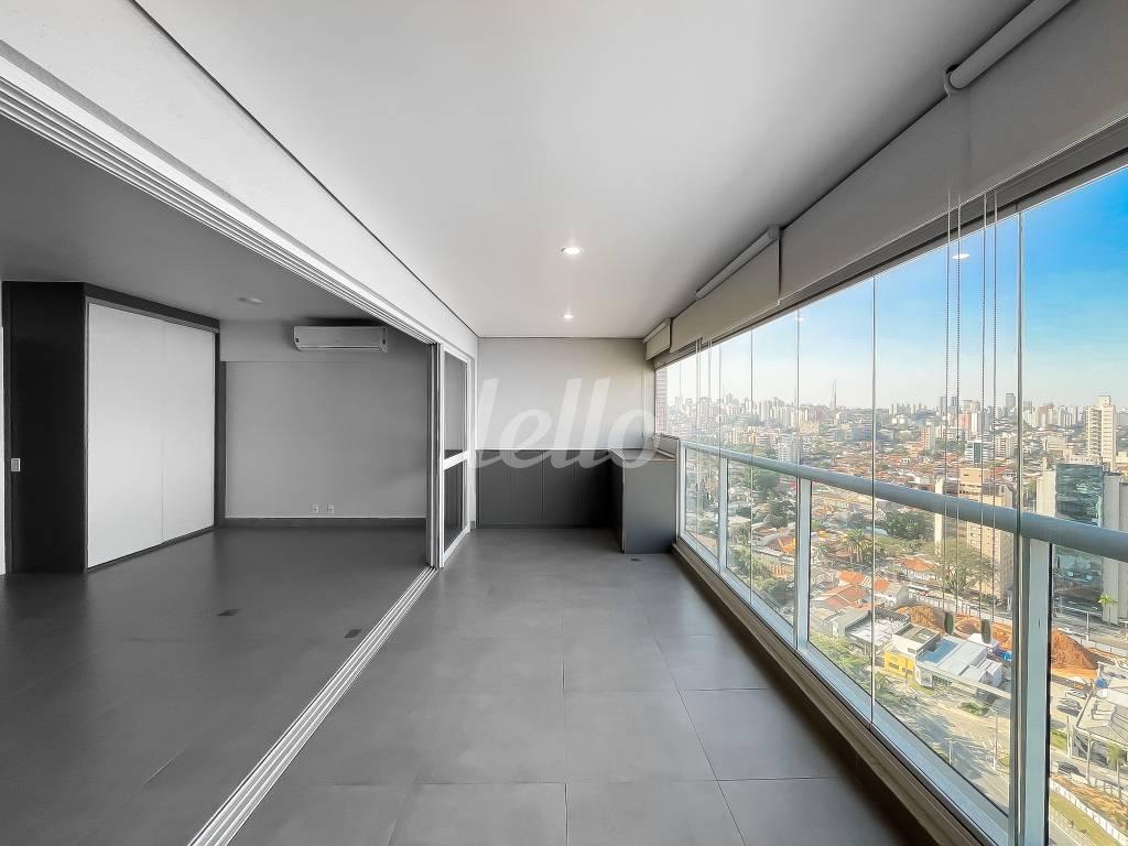 VARANDA de Apartamento à venda, Padrão com 58 m², 1 quarto e 1 vaga em Pinheiros - São Paulo
