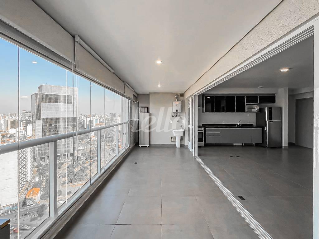 VARANDA de Apartamento à venda, Padrão com 58 m², 1 quarto e 1 vaga em Pinheiros - São Paulo