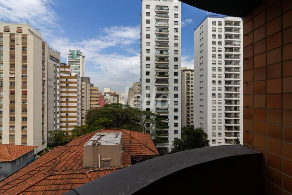 VARANDA de Apartamento para alugar, Padrão com 60 m², 2 quartos e 2 vagas em Jardim Paulista - São Paulo