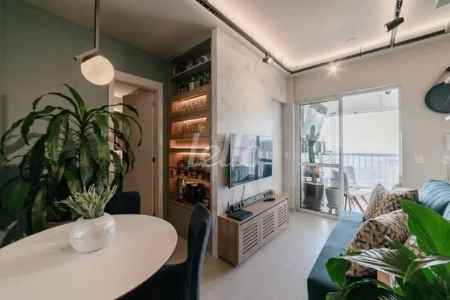 LIVING de Apartamento à venda, Padrão com 42 m², 1 quarto e 1 vaga em Vila Mascote - São Paulo