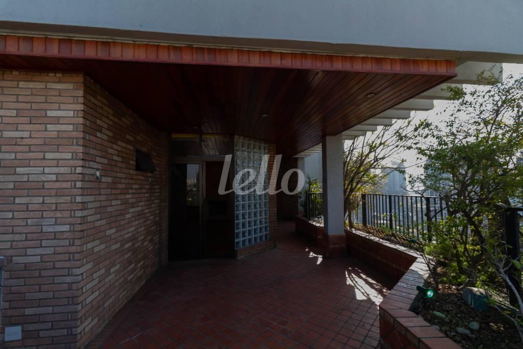 COBERTURA EXTERNA de Apartamento à venda, Duplex com 270 m², 3 quartos e 4 vagas em Santo Amaro - São Paulo
