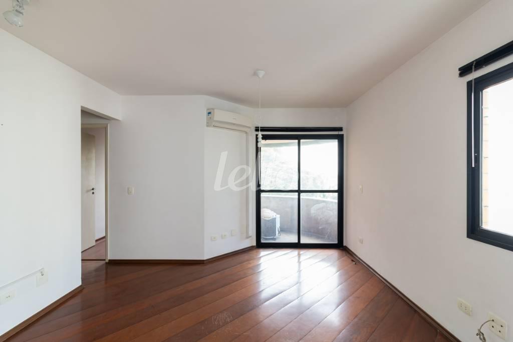SALA de Apartamento para alugar, Padrão com 60 m², 2 quartos e 2 vagas em Jardim Paulista - São Paulo