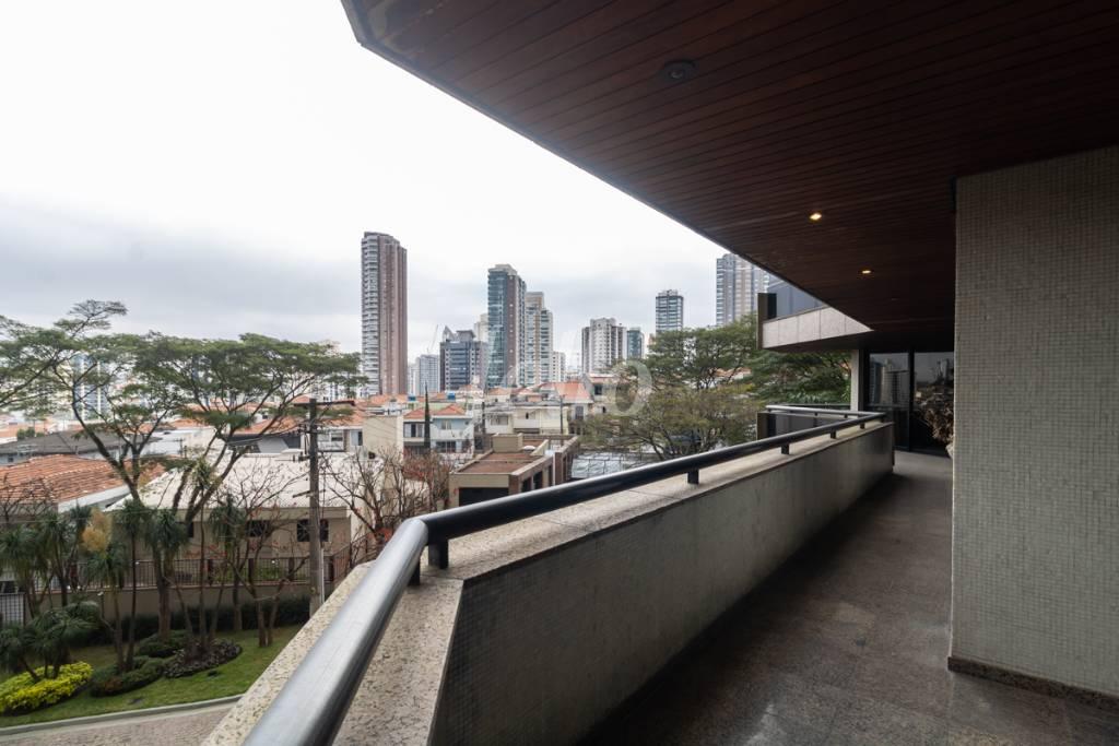 11 VARANDA de Apartamento para alugar, Padrão com 520 m², 4 quartos e 5 vagas em Vila Analia Franco - São Paulo
