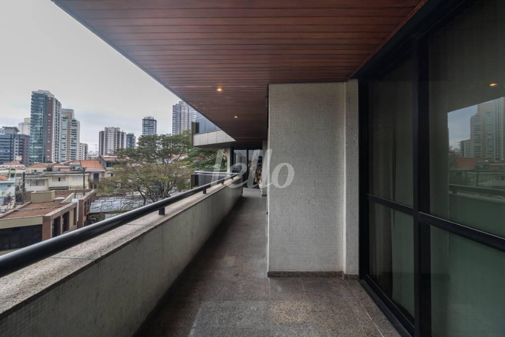 10 VARANDA de Apartamento para alugar, Padrão com 520 m², 4 quartos e 5 vagas em Vila Analia Franco - São Paulo