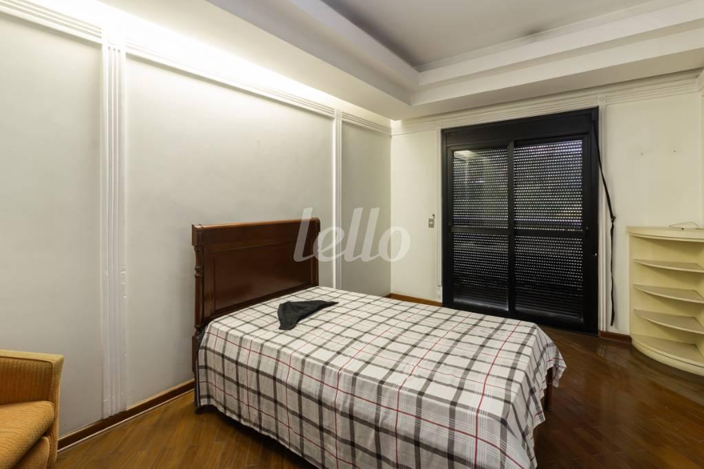 14 SUITE 1 de Apartamento para alugar, Padrão com 520 m², 4 quartos e 5 vagas em Vila Analia Franco - São Paulo