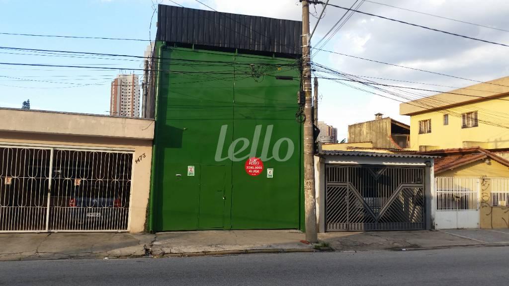 FACHADA de Galpão/Armazém para alugar, Padrão com 175 m², e em Vila Formosa - São Paulo