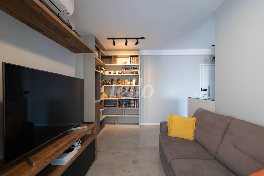 SALA de Apartamento à venda, Padrão com 57 m², 2 quartos e 1 vaga em Quinta da Paineira - São Paulo