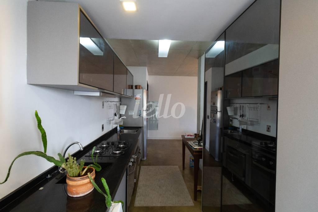 COZINHA de Apartamento para alugar, Padrão com 73 m², 2 quartos e 1 vaga em Santo Amaro - São Paulo