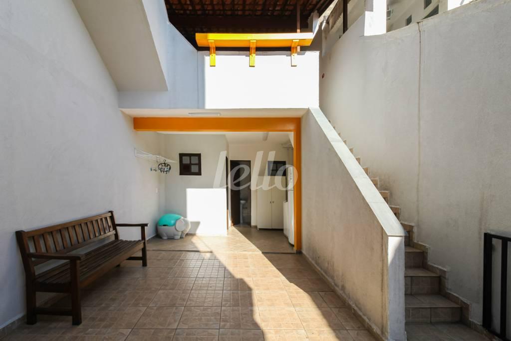 AREA EXTERNA de Casa para alugar, sobrado com 243 m², 3 quartos e 2 vagas em Vila Ipojuca - São Paulo