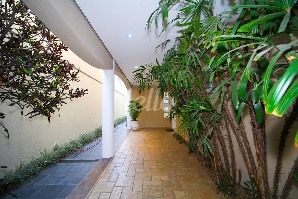 ENTRADA de Casa à venda, sobrado com 444 m², 3 quartos e 3 vagas em Jardim Virginia Bianca - São Paulo