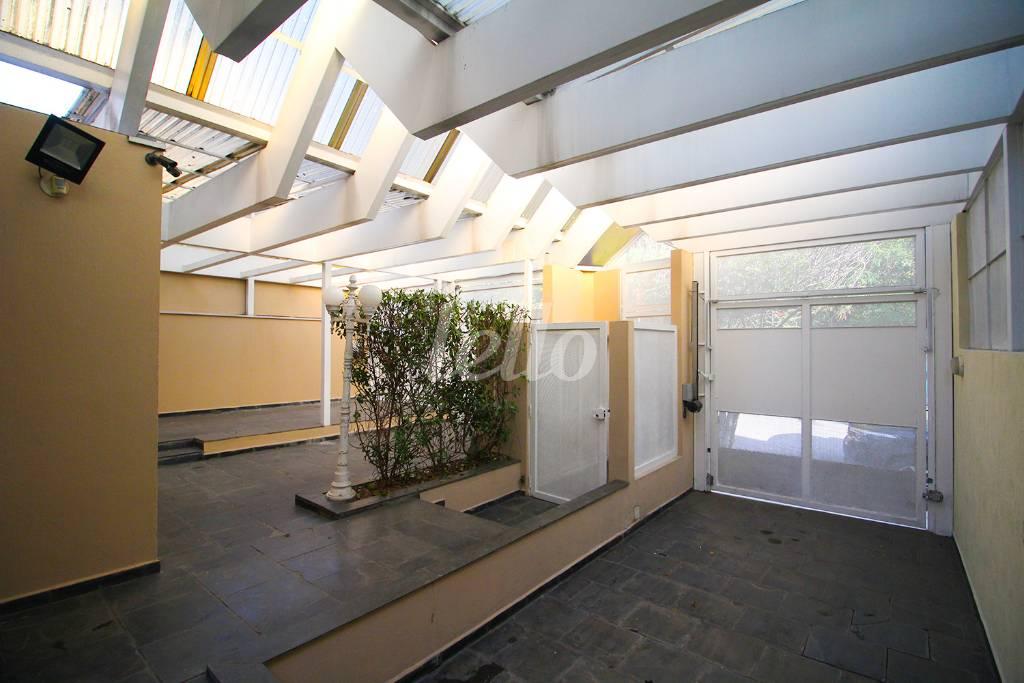 GARAGEM de Casa à venda, sobrado com 444 m², 3 quartos e 3 vagas em Jardim Virginia Bianca - São Paulo