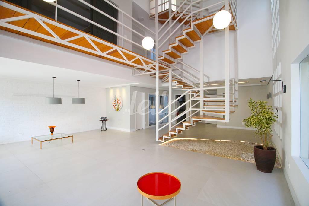 SALA de Casa à venda, sobrado com 444 m², 3 quartos e 3 vagas em Jardim Virginia Bianca - São Paulo