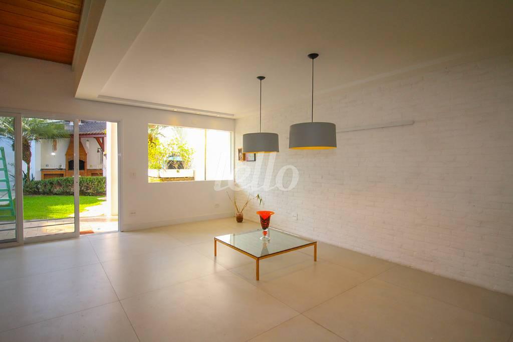 SALA de Casa à venda, sobrado com 444 m², 3 quartos e 3 vagas em Jardim Virginia Bianca - São Paulo