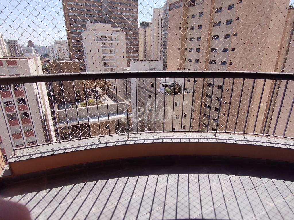 VARANDA de Apartamento à venda, Padrão com 82 m², 3 quartos e 2 vagas em Perdizes - São Paulo