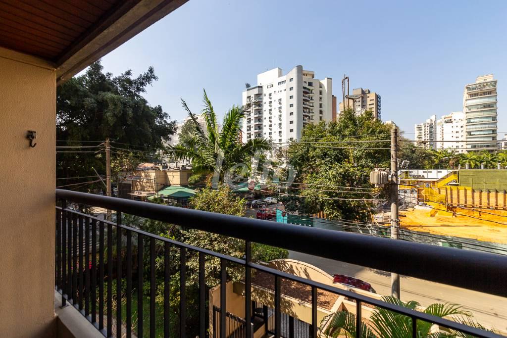 VARANDA de Apartamento para alugar, Padrão com 68 m², 3 quartos e 1 vaga em Vila Nova Conceição - São Paulo