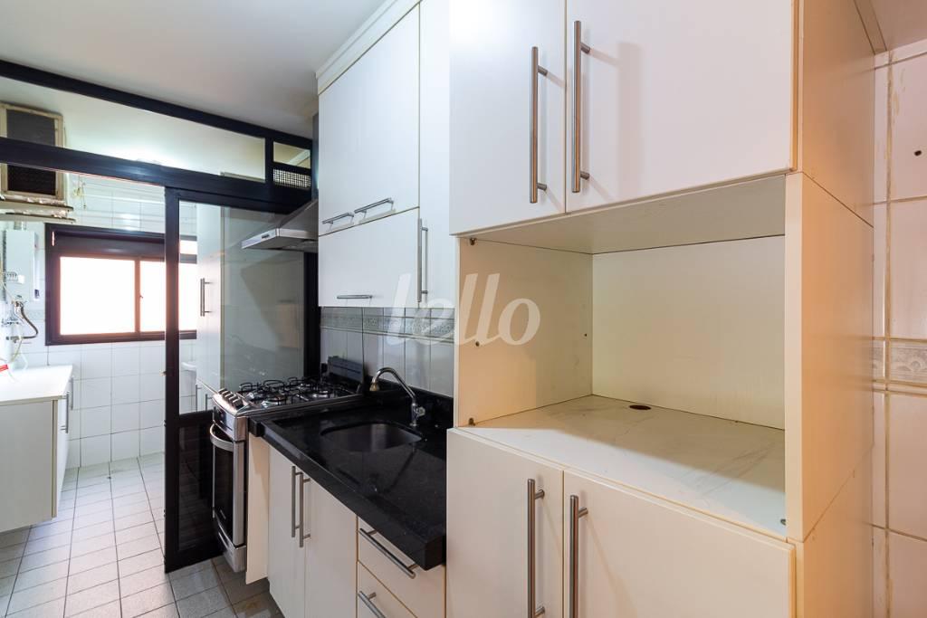COZINHA de Apartamento para alugar, Padrão com 68 m², 3 quartos e 1 vaga em Vila Nova Conceição - São Paulo
