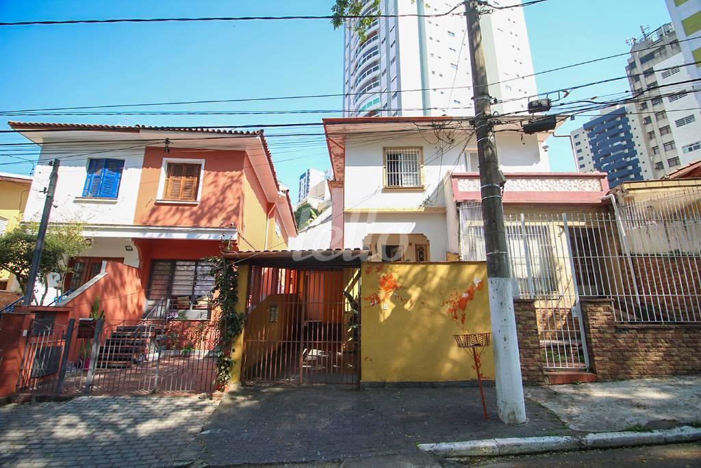 FACHADA de Casa à venda, assobradada com 80 m², 3 quartos e 2 vagas em Chácara Inglesa - São Paulo