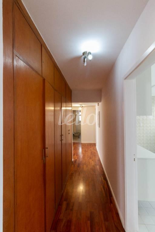 CORREDOR de Apartamento para alugar, Padrão com 173 m², 3 quartos e 2 vagas em Itaim Bibi - São Paulo