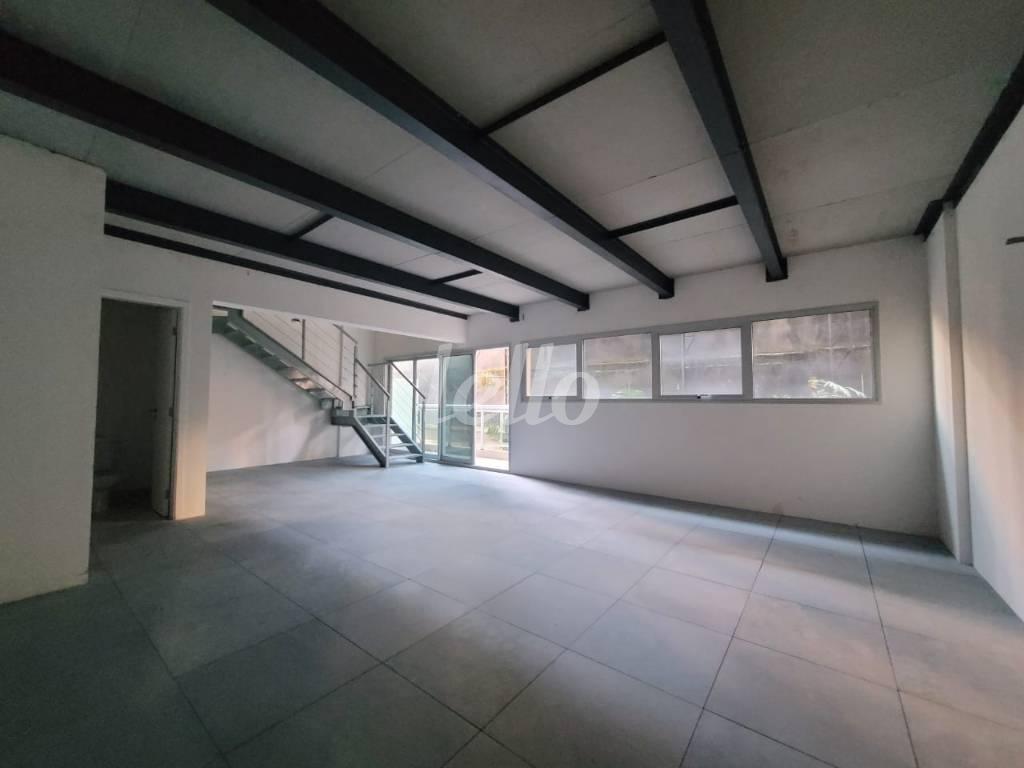 SALA de Sala / Conjunto para alugar, Padrão com 100 m², e 2 vagas em Sumarezinho - São Paulo