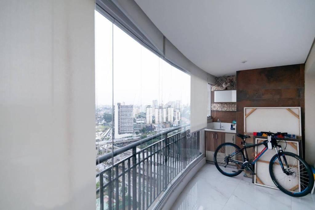 VARANDA de Apartamento à venda, Padrão com 109 m², 3 quartos e 2 vagas em Jardim Aeroporto - São Paulo