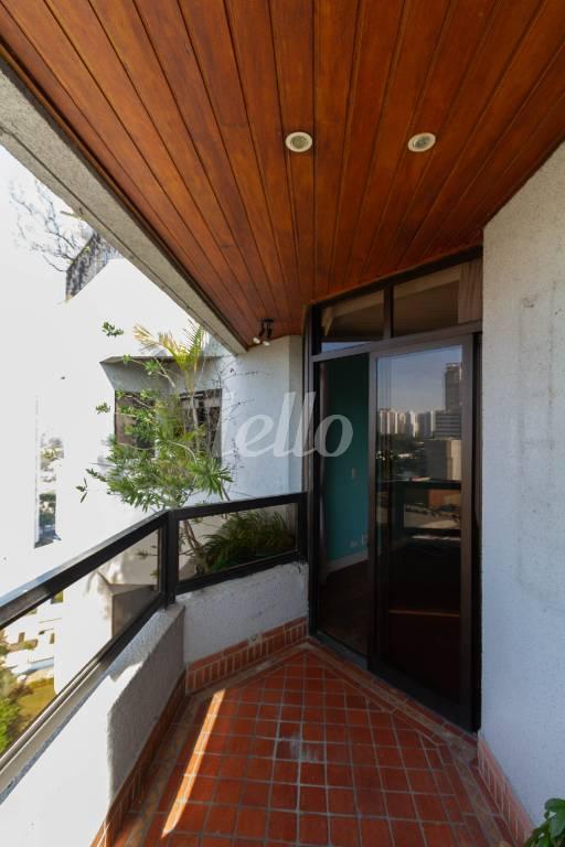 SACADA de Apartamento à venda, Duplex com 270 m², 3 quartos e 4 vagas em Santo Amaro - São Paulo