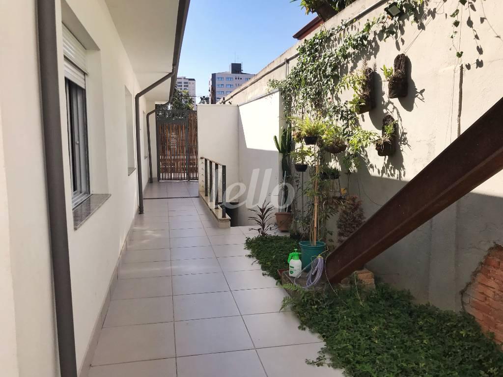 QUINTAL de Casa à venda, sobrado com 170 m², 3 quartos e 2 vagas em Vila Mariana - São Paulo