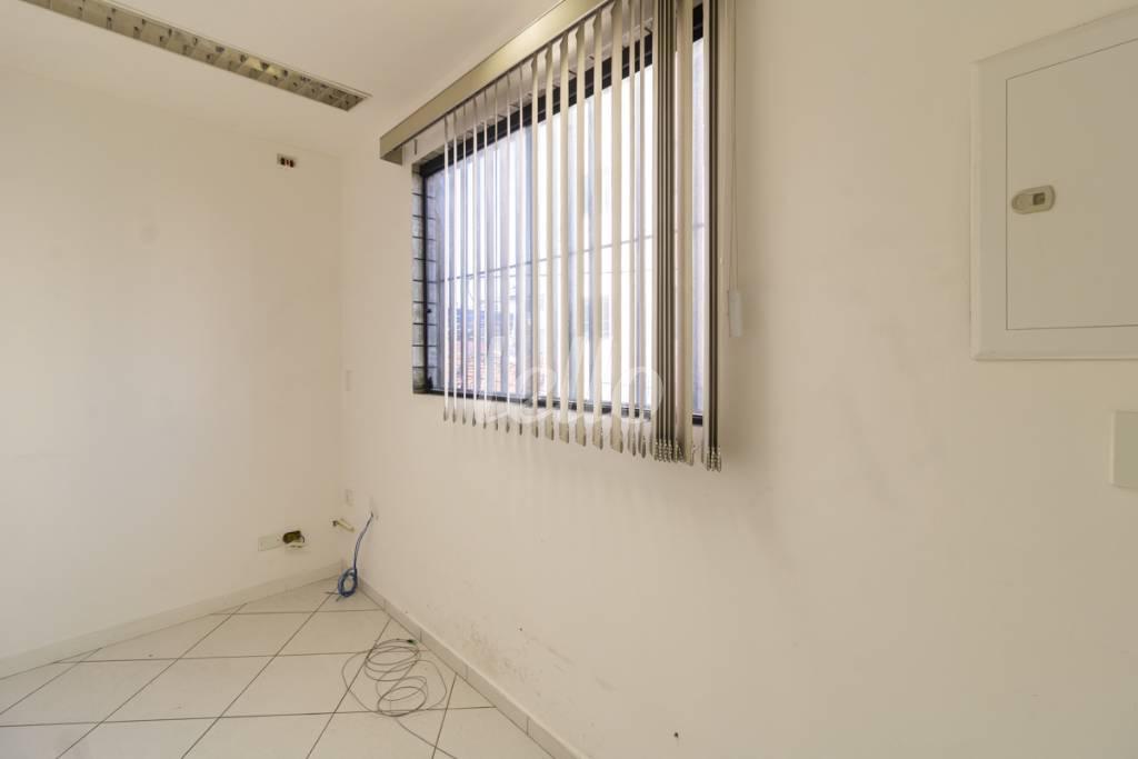 05 SALA 2 de Sobreloja para alugar, Padrão com 180 m², e em Ch Santo Antônio (ZL) - São Paulo