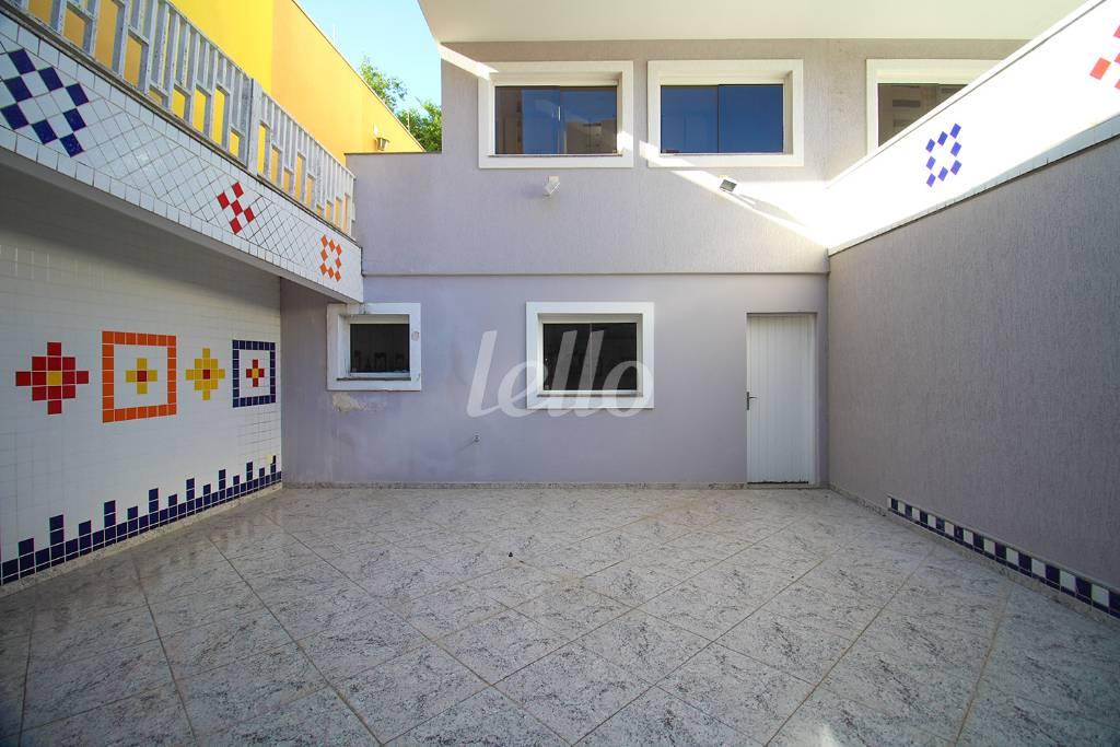 CHURRASQUEIRA de Casa à venda, sobrado com 252 m², 3 quartos e 5 vagas em Vila Mazzei - São Paulo