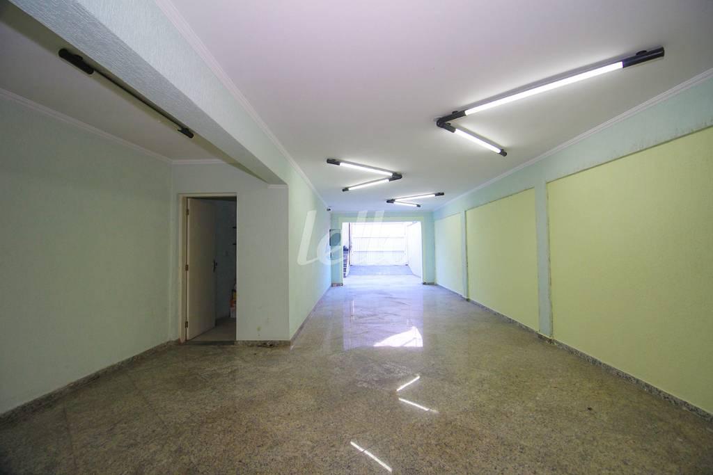 GARAGEM de Casa à venda, sobrado com 252 m², 3 quartos e 5 vagas em Vila Mazzei - São Paulo