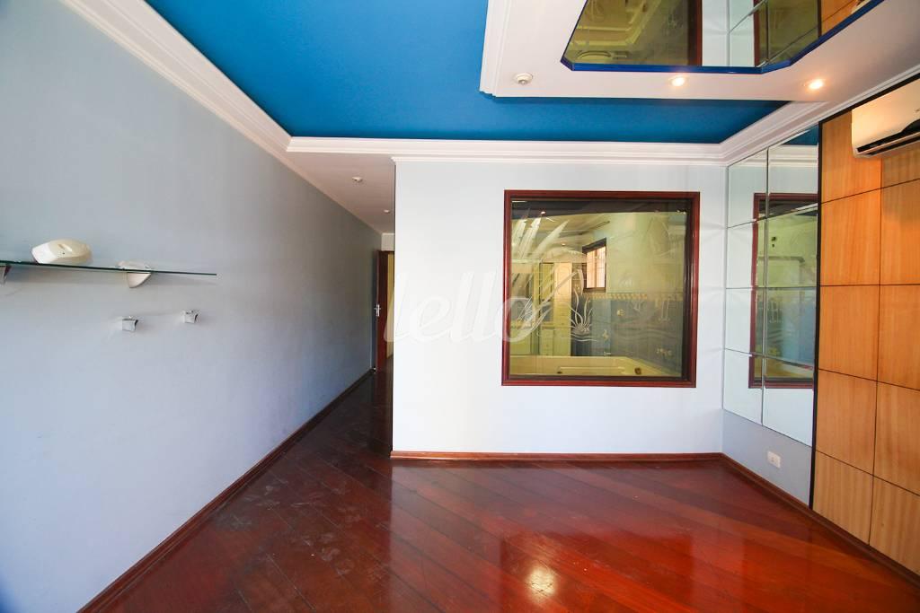 SUÍTE 1 de Casa à venda, sobrado com 252 m², 3 quartos e 5 vagas em Vila Mazzei - São Paulo
