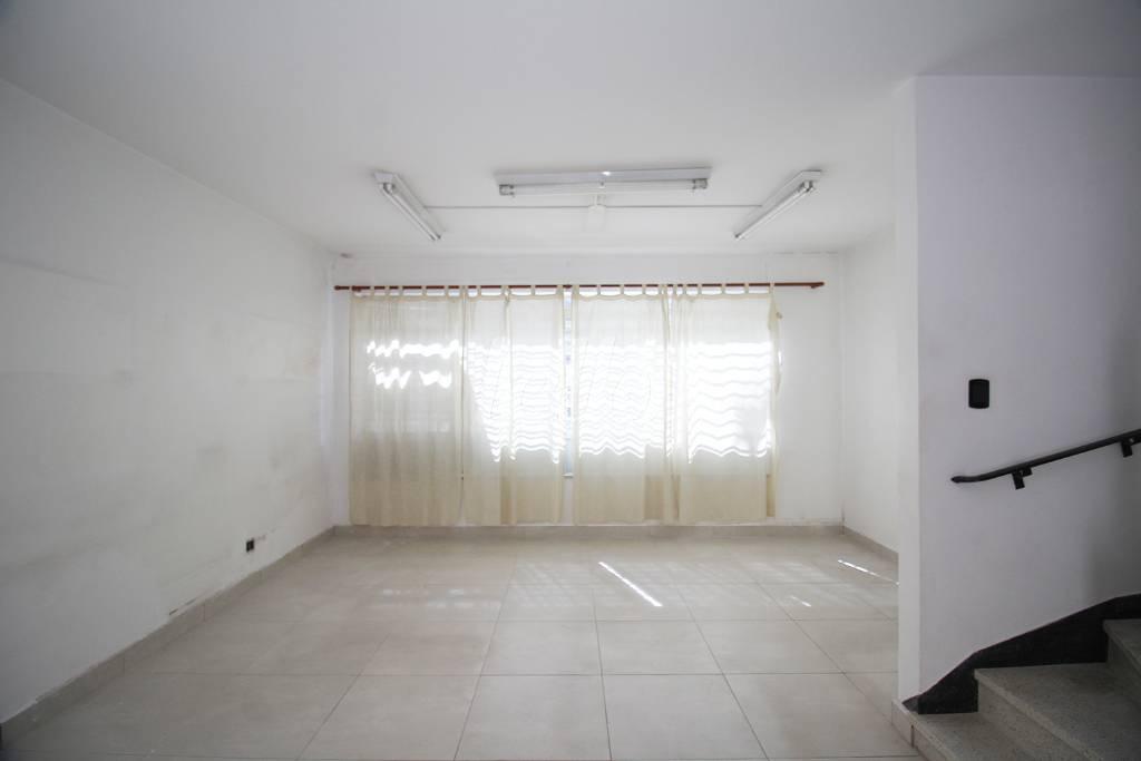 SALA de Casa para alugar, sobrado com 150 m², 3 quartos e 2 vagas em Indianópolis - São Paulo