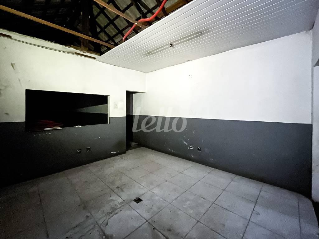 COMODO 2 de Salão à venda, Padrão com 117 m², e 2 vagas em Vila Carrão - São Paulo