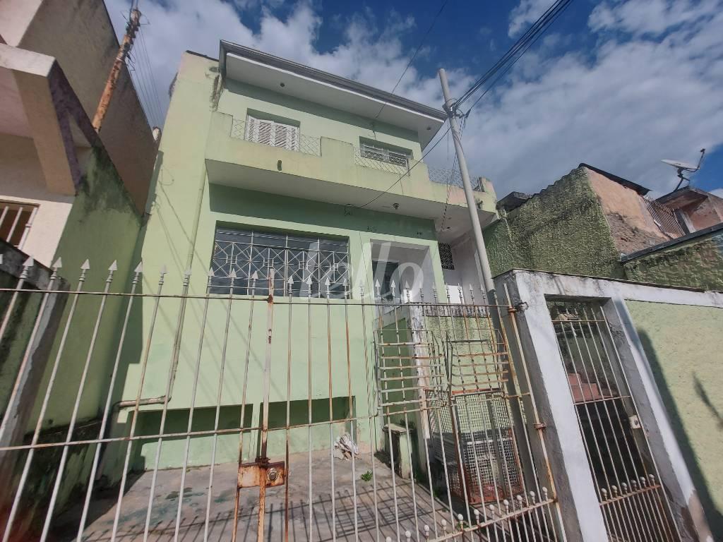 FACHADA de Casa à venda, sobrado com 126 m², 3 quartos e 2 vagas em Vila Isolina Mazzei - São Paulo
