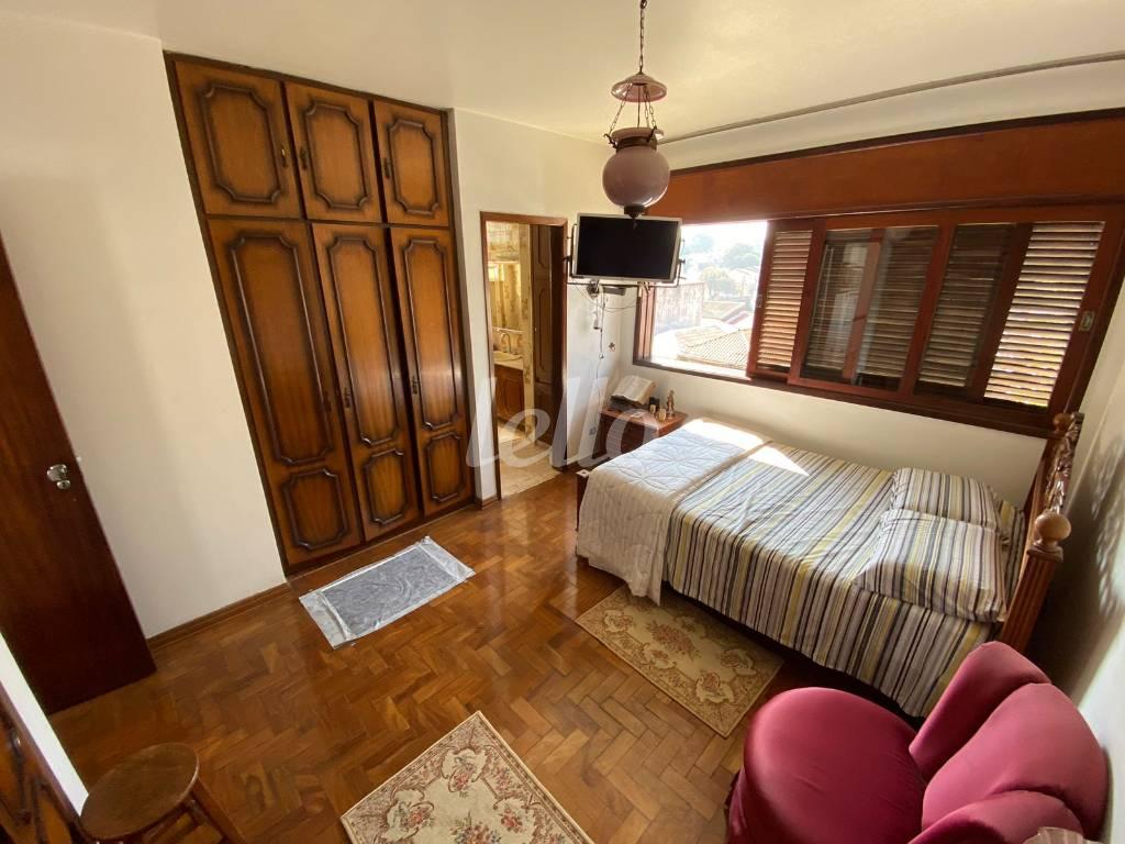 DORMITÓRIO de Casa à venda, sobrado com 228 m², 4 quartos e 3 vagas em Bosque da Saúde - São Paulo