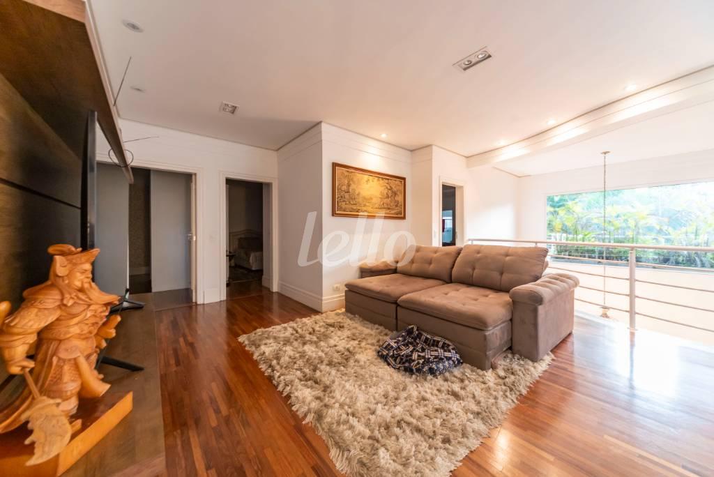 HALL DA ESCADA de Casa à venda, sobrado com 458 m², 4 quartos e 5 vagas em Jardim Paramount - São Bernardo do Campo
