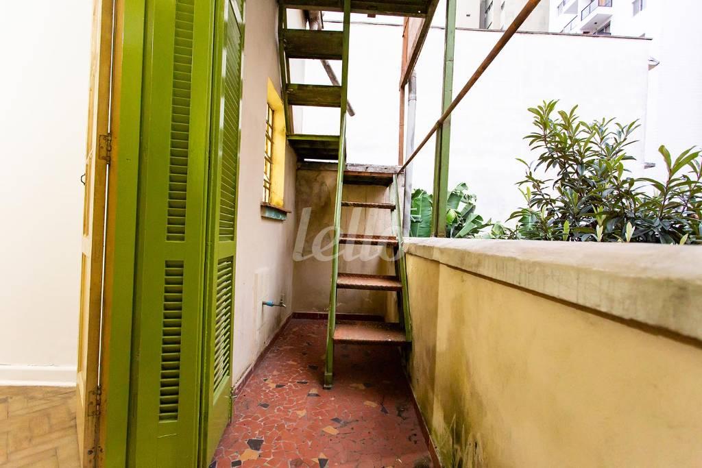 ACESSO EDÍCULA de Casa à venda, sobrado com 200 m², 5 quartos e 4 vagas em Vila Buarque - São Paulo