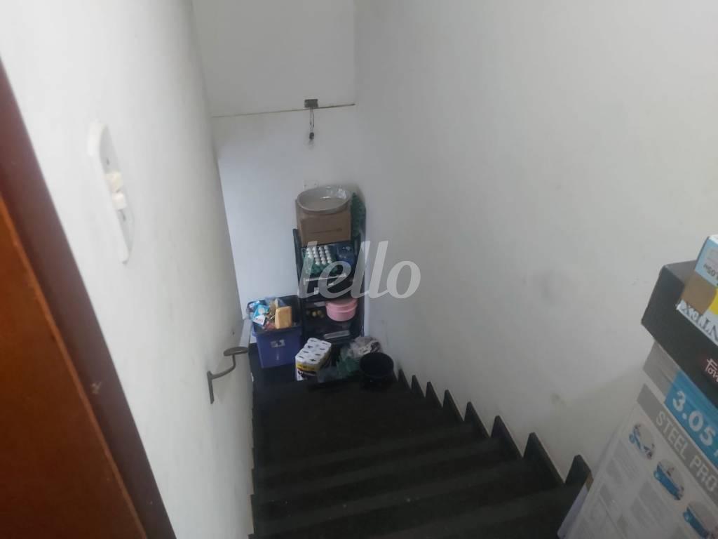 ESCADA de Apartamento à venda, Padrão com 96 m², 2 quartos e 2 vagas em Vila Camilópolis - Santo André