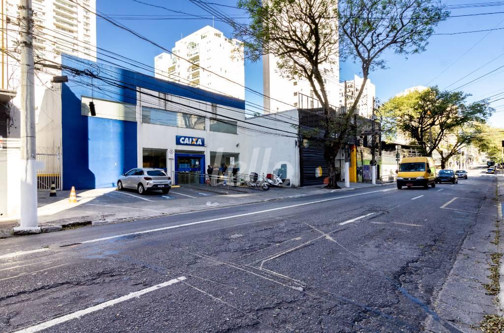 FACHADA de Prédio Comercial à venda, Monousuário com 1000 m², e 18 vagas em Lapa - São Paulo