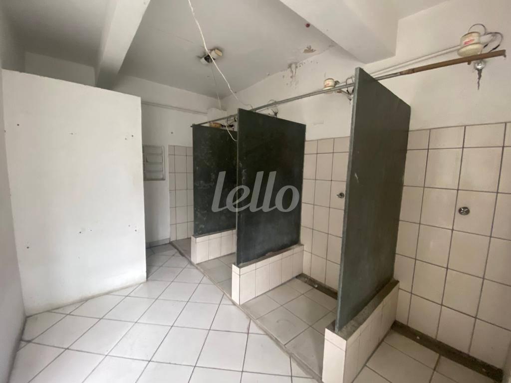 VESTIÁRIO DO PISO SUPERIOR de Salão para alugar, Padrão com 570 m², e em Rudge Ramos - São Bernardo do Campo