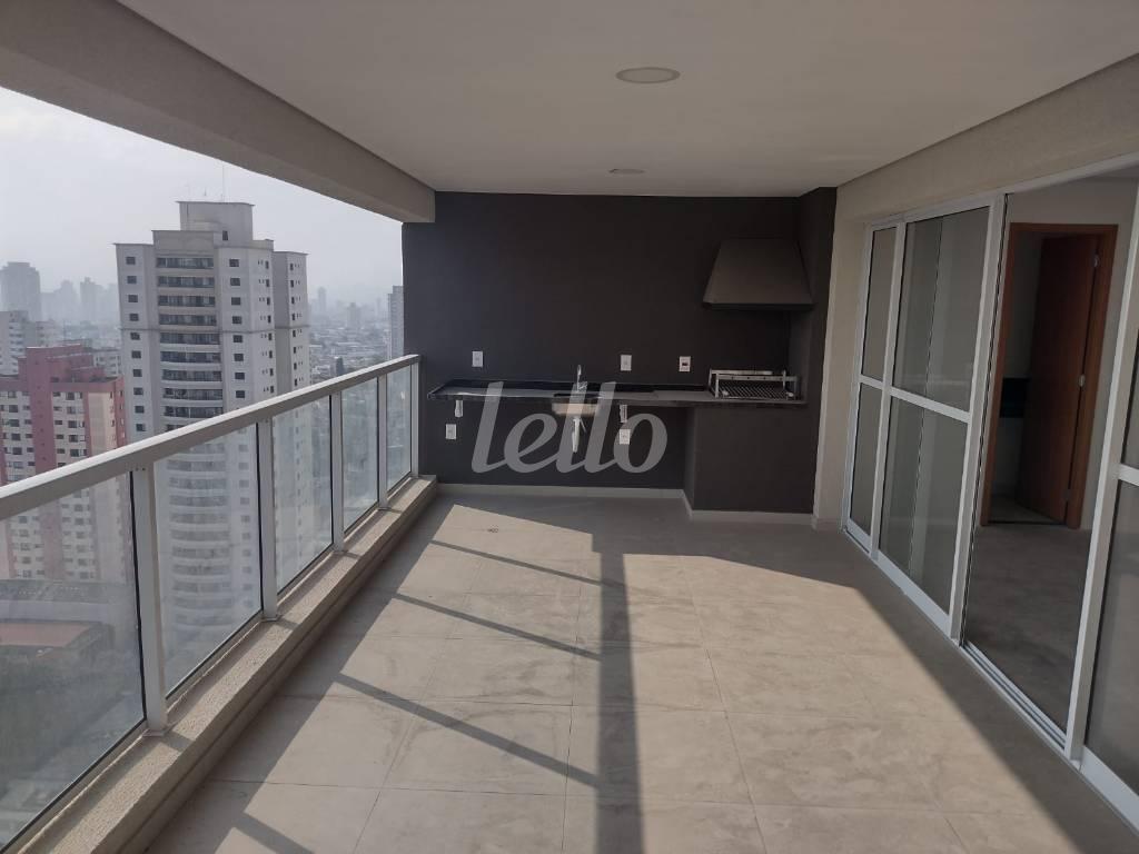 VARANDA de Apartamento à venda, Padrão com 134 m², 3 quartos e 4 vagas em Vila Bertioga - São Paulo