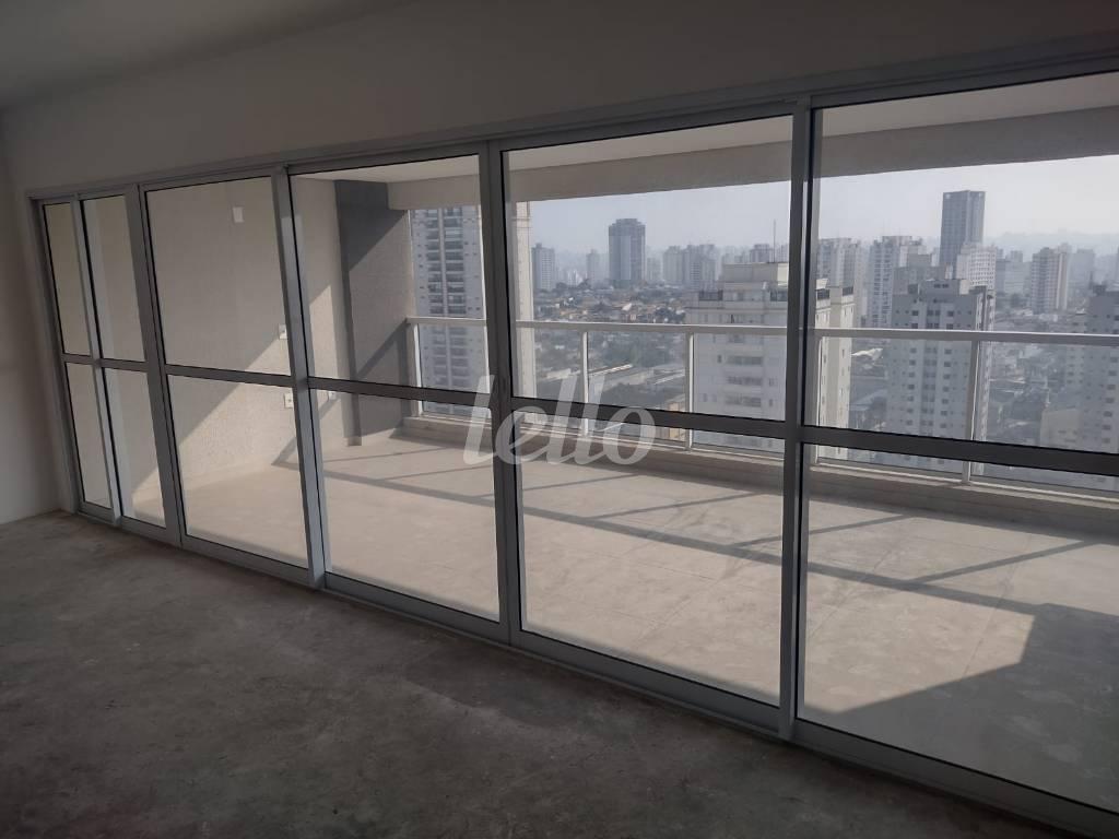 SALA de Apartamento à venda, Padrão com 134 m², 3 quartos e 3 vagas em Vila Bertioga - São Paulo