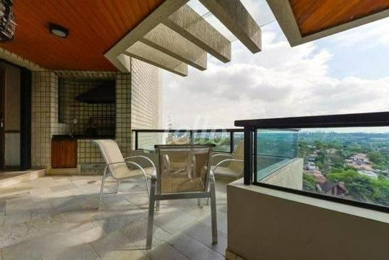 VARANDA GOURMET de Apartamento para alugar, Padrão com 280 m², 3 quartos e 4 vagas em Vila Madalena - São Paulo