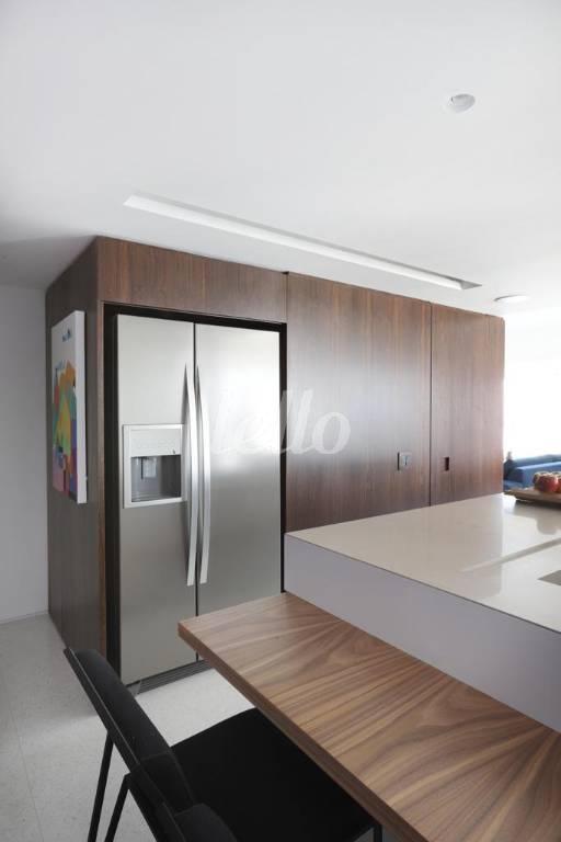COZINHA de Apartamento à venda, Padrão com 174 m², 2 quartos e 3 vagas em Vila Clementino - São Paulo