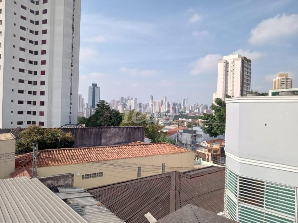 VISTA de Casa à venda, assobradada com 578 m², 5 quartos e 2 vagas em Vila Bertioga - São Paulo